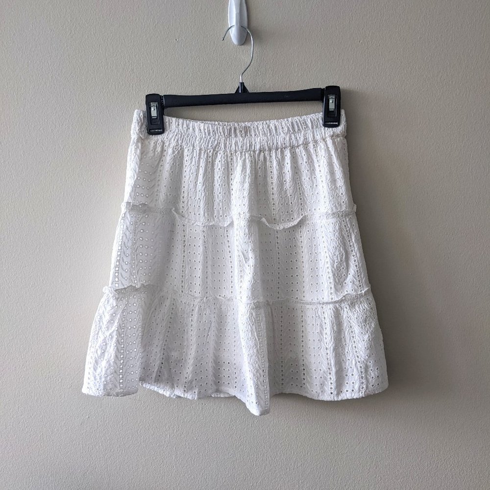 NWT! Sim & Sam White Skirt - Size Medium